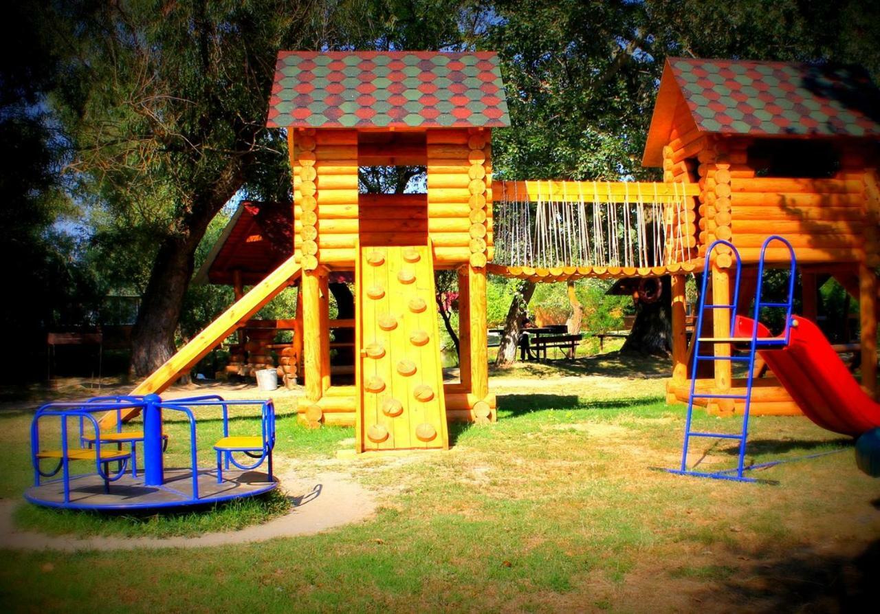 Holiday Park Dunay Kyslytsya Екстериор снимка