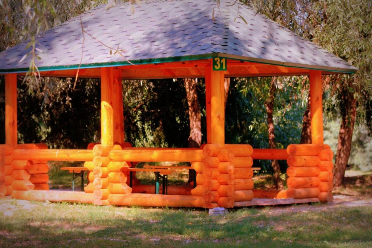 Holiday Park Dunay Kyslytsya Екстериор снимка